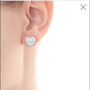 Return to Tiffany & Co Mini heart, ONE stud